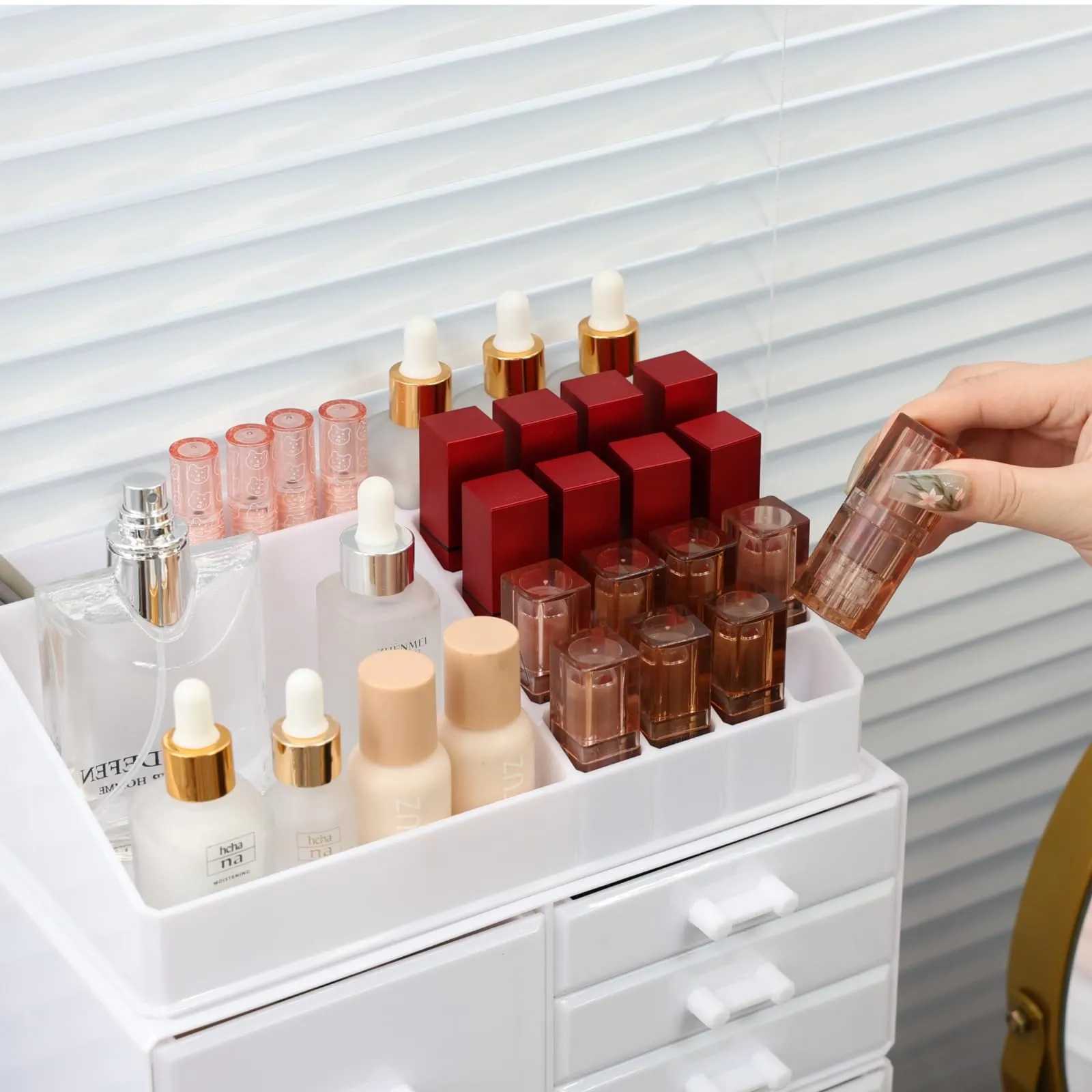 Cq acrylic Drawer Organizer, Stackable Stripes Cosmetic Display Cases and Organizer for Desk Bathroom, Vanity, and Bathroom Countertop Organizers,8 Drawers,White